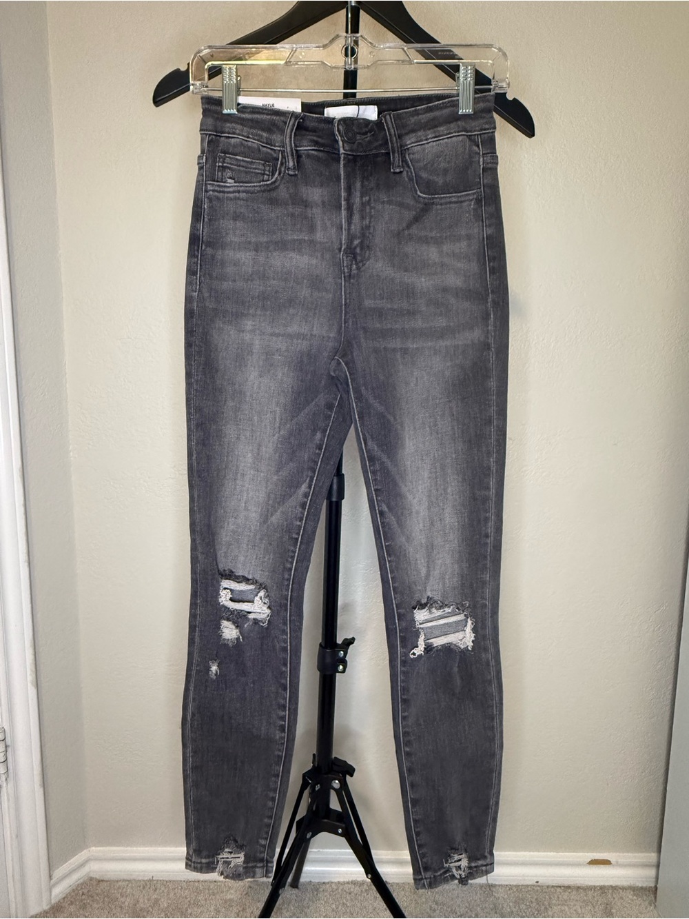 VERVET BY FLYING MONKEY Gray Distressed Skinny Jeans